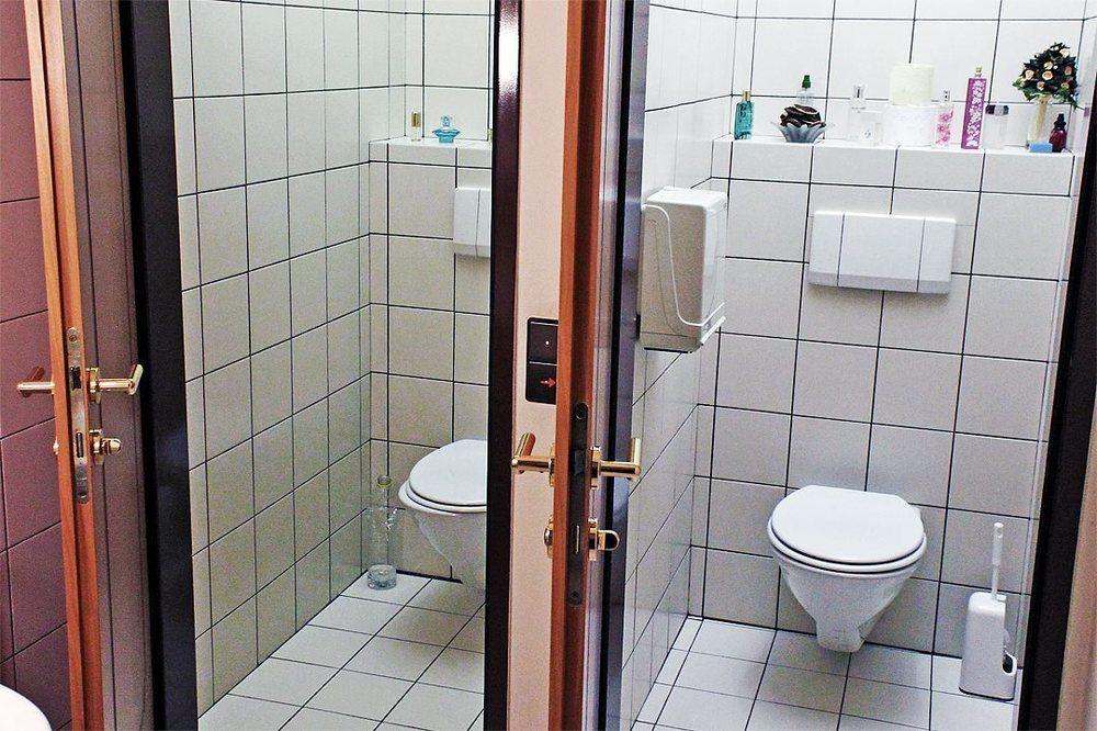Pension Erlaa Wenen Buitenkant foto