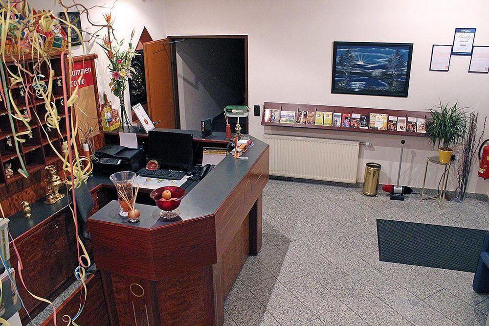 Pension Erlaa Wenen Buitenkant foto